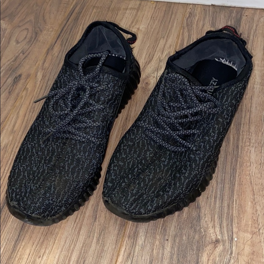 Fake yeezys
